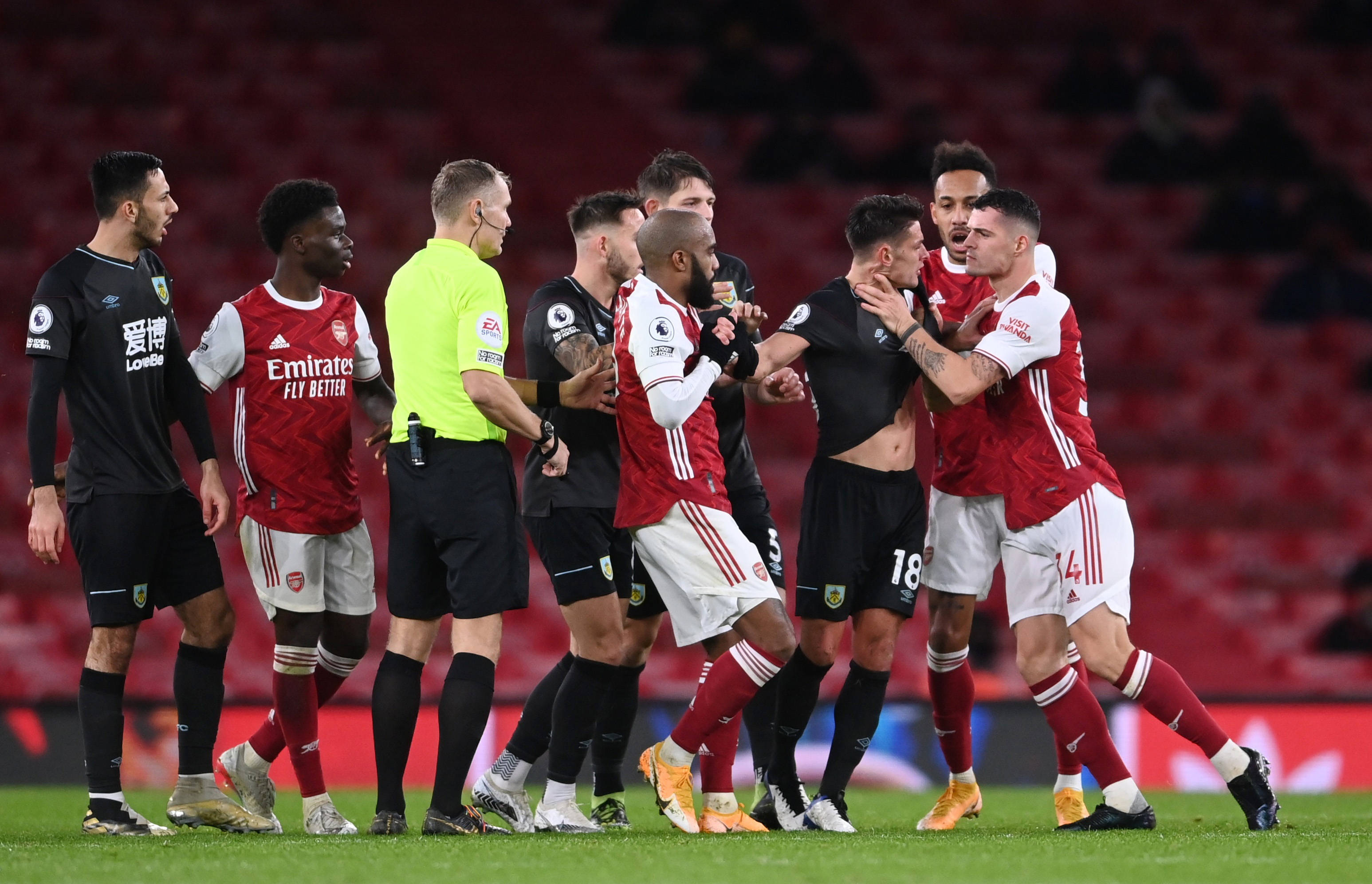 2年1100万美元!快船官方:球队正式签下比尔.